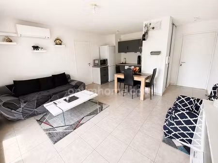 t2 moderne 42 m² avec terrasse  parking et ascenseur gigean (34)