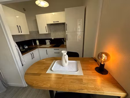 vaste studio meuble quartier rue de la paix