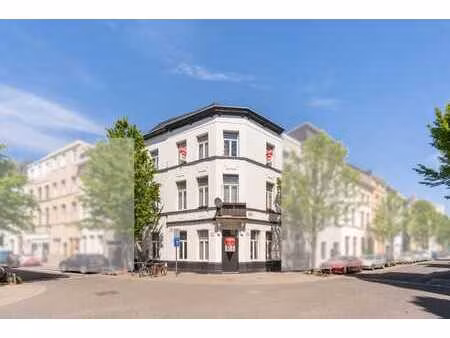 maison avec unités louées près du park spoor noord