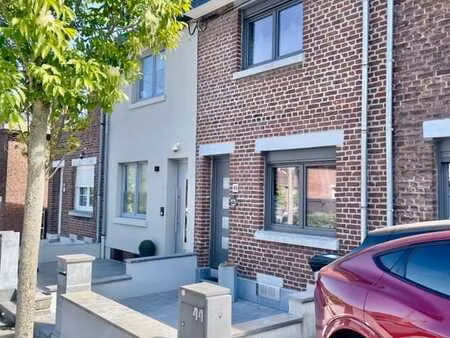 maison tout confort 2 chambres avec joli extérieur