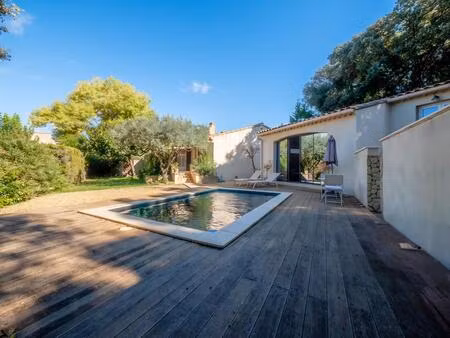 châteauneuf-du-pape — villa rénovée avec piscine et gîte indépendant  à deux pas du centre