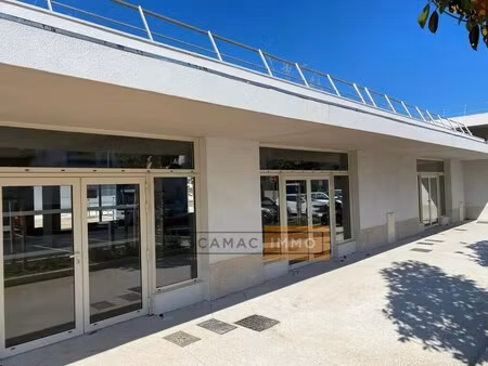 vente commerce hyeres 83400 101m²