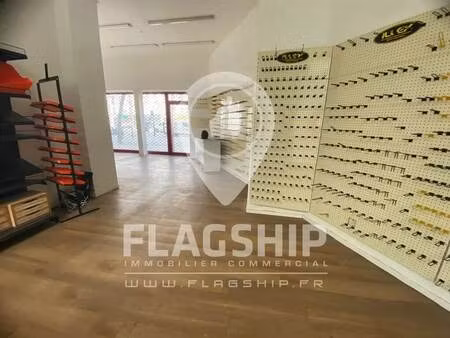vente commerce paris 75012 138m²