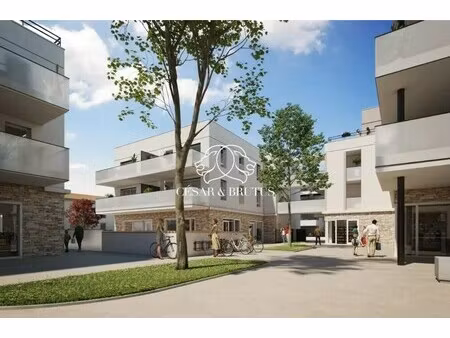 vente commerce pusignan 69330 90m²