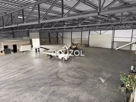 vente local d'activités 3 200 m²
