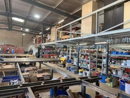 vente local d’activités le thor 84250 774m²