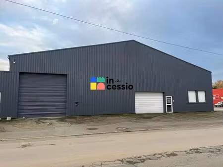 vente local d’activités saint pavace 72190 600m²