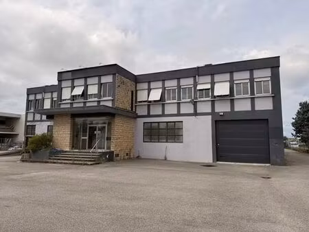 location local d’activités décines-charpieu 69150 2300m²