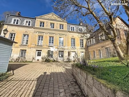 maison 8 pièces 277 m²