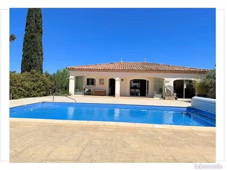 villa 130 m² -grande piscine chauffée
