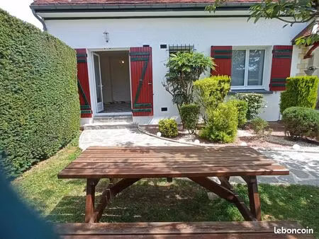 f2 rez de jardin dans maison individuelle