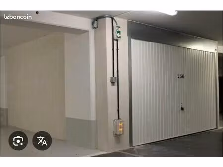 grand box fermé 21 5 m² – résidence sécurisée – versonnex