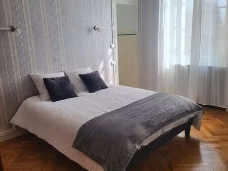 loue chambre avec sdb privée