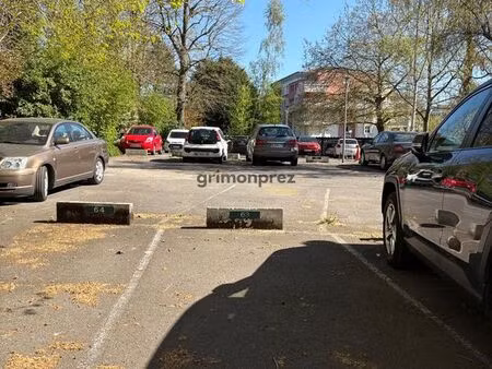 parking/box 1 pièce 12 m²