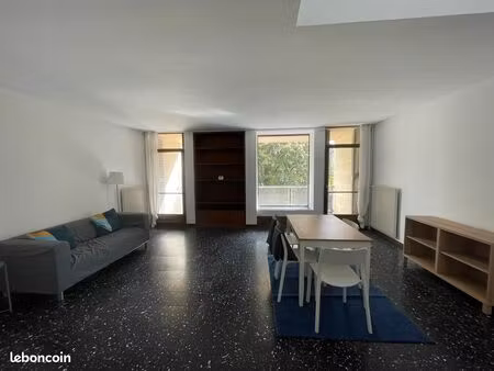 villa meublée t7 de 120 m² avec jardin et parking  aix-en-provence quartier beauregard