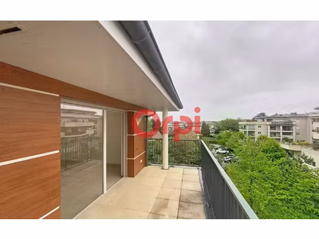 location appartement  50.9 m² t-2 à saint-julien-en-genevois  1 290 €