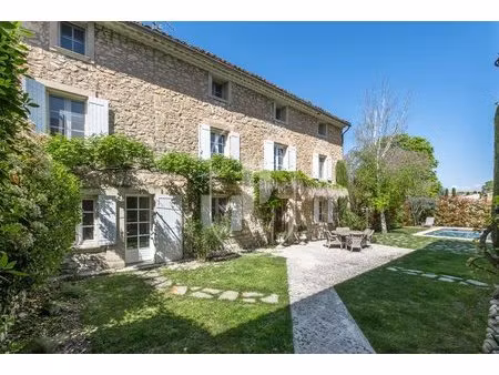 maison de village entièrement rénové avec piscine  à vendre au cœur de st didier