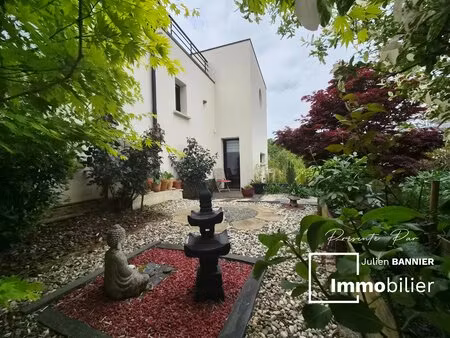 lorient – maison d’architecte de près de 270 m² avec 5 chambres  espace indépendant idéal 