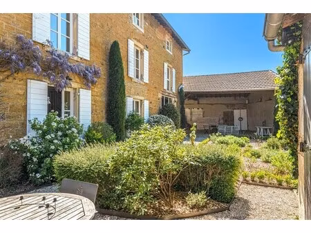 maison de luxe à vendre à chasselay