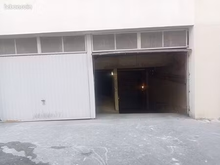grand box/garage fermé