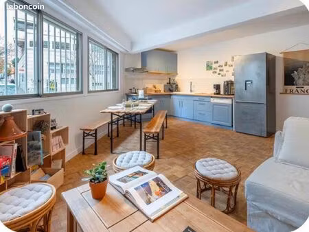 t4 lumineux | rue de village