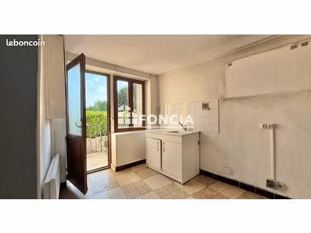 ◊ à vendre – appartement t1 bis à chazay-d’azergues (centre village)