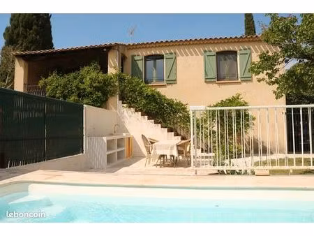 haut de villa t4 de 92m2 - terrain 135m2 avec piscine