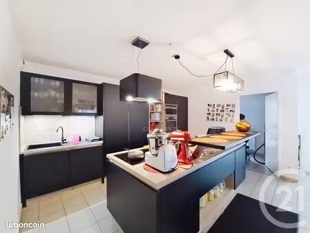 appartement 5 pièces 93 m²