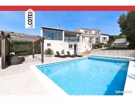 propriété 162 m² carry le rouet