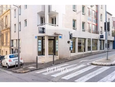 local 130 m² marseille