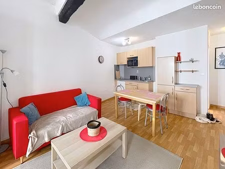 studio 1 pièce 28 m²