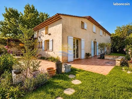 villa 7 pièces 235 m²