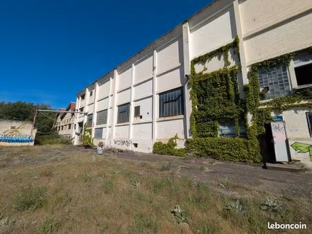local industriel 2 250 m²