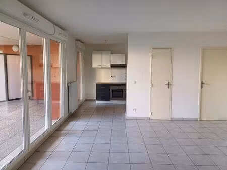 t1 avec terrasse  jardin et garage à clermont ferrand