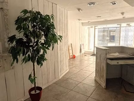 immeuble avec commerce et appartement