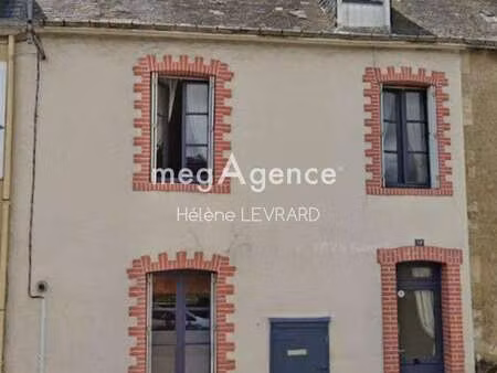 vente immeuble à évron (53600) : à vendre / 28m² évron
