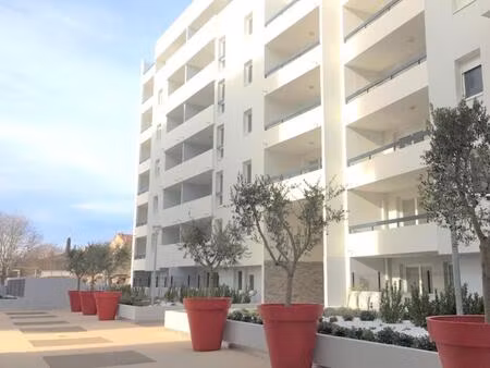 t3 avec balcon et parking à marseille