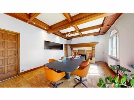 bureaux à louer avec ascenseur et garage – guilhemery