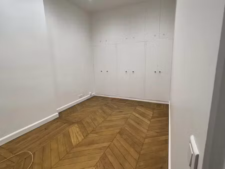 75008 - rue de miromesnil - bureaux de 43m²