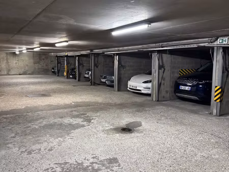 emplacement de parking au 2eme sous-sol d'une résidence bien