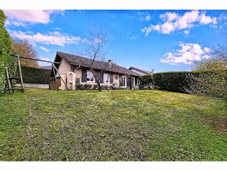 annecy-le-vieux _ maison mitoyenne plain pied  4 pièces de 91 m²  avec jardin et garage  à