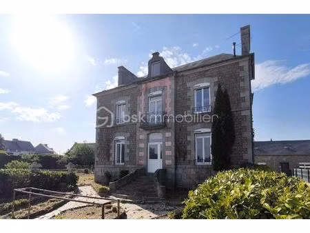maison de 205 m² à louvigne-du-desert