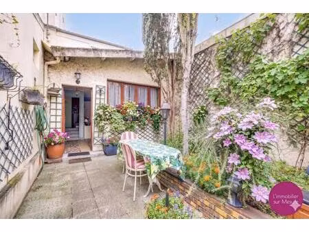 maison avec jardin à vendre à croix de chavaux