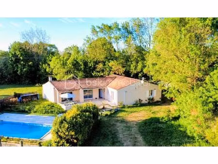 maison de 159 m² à vouhe