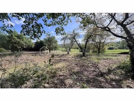 terrain de 1 860 m² à peyrignac