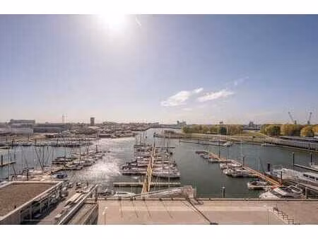 appartement spacieux avec terrasse et vue sur le port de pla