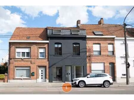 handelspand met woonst en garage