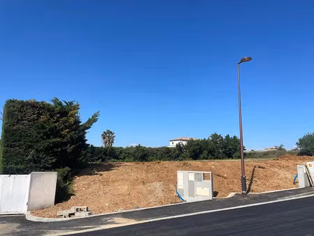 vente terrain 900 m² à thézan-lès-béziers (34490)  196 000 €