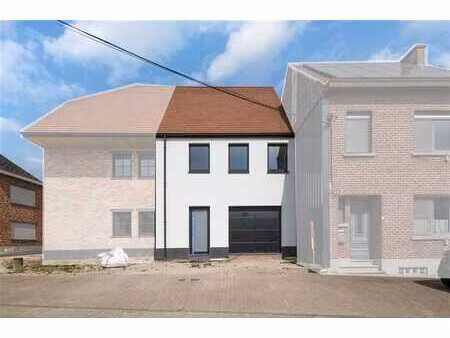 maison neuve dans un endroit calme près du village de haalte