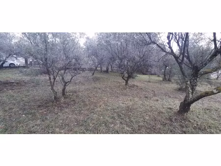 vente terrain 641 m² à draguignan (83300)  157 500 €